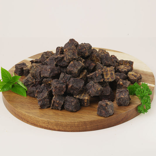 Ziegen Fleisch Wuerfel für Hunde als Snack und natürlicehr Kauartikel. Ideal für Allergiker, Senioren, Welpen da hypoalergen.